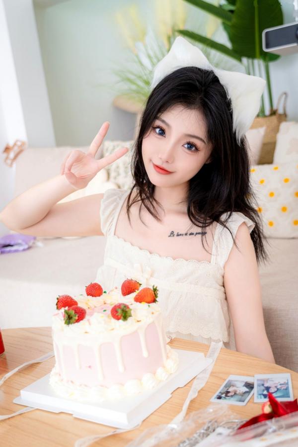    桃良阿宅-精美草莓蛋糕私房写真，居家清纯猫耳少女诱惑拍摄，极致性感身材大尺度展现第6张图片