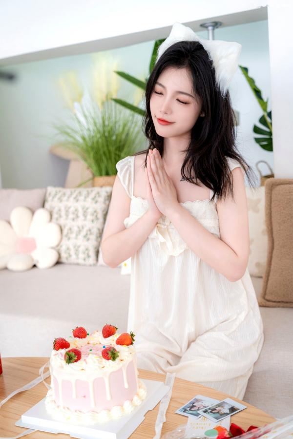    桃良阿宅-精美草莓蛋糕私房写真，居家清纯猫耳少女诱惑拍摄，极致性感身材大尺度展现第8张图片