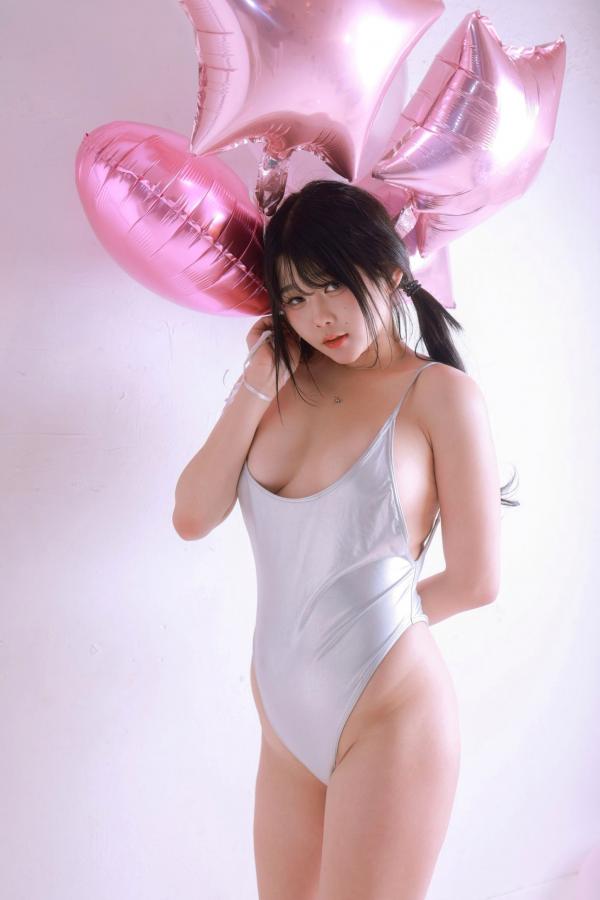    韩国美女琪雅Zia情人节Vol.13：银色连体衣搭配粉色气球，极致浪漫私房写真，火辣身材尽显，性感尤物诱惑全开第121张图片