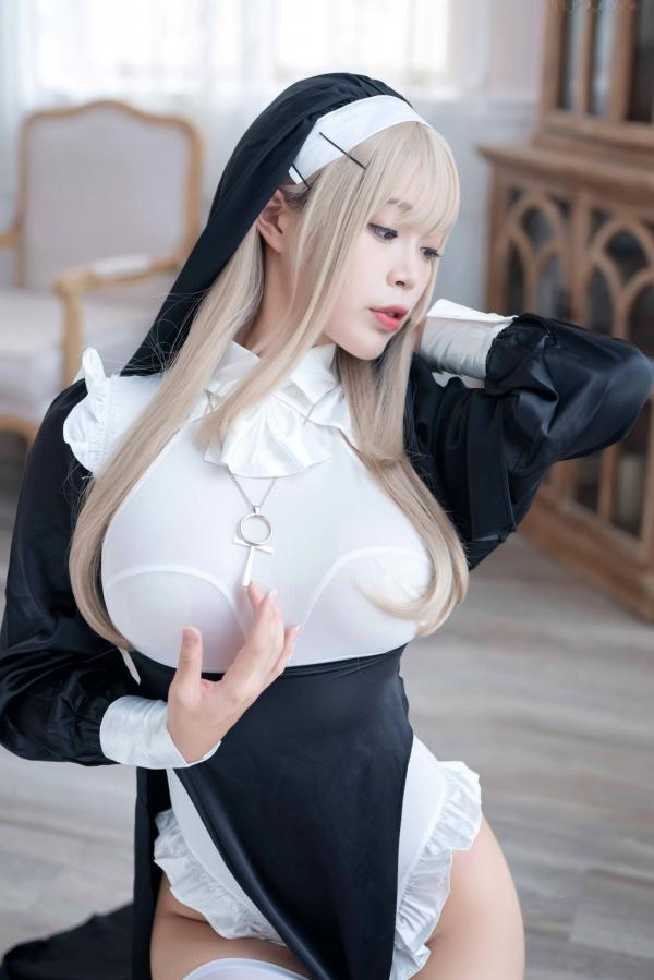    白烨-044-禁欲系修女cosplay，绝美金发演绎极致性感，黑白制服诱惑与白丝长腿视觉盛宴第77张图片