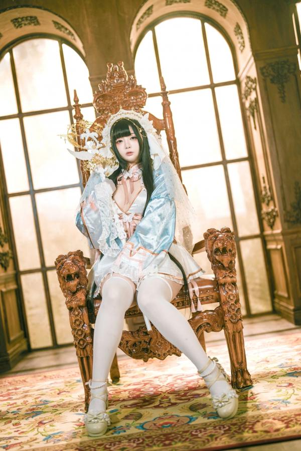    落落Raku-白百合-Lily-White：精致洋娃娃风格Cosplay，大胆角色扮演与私房大尺度写真，纯欲与性感尤物的极致诱惑第1张图片