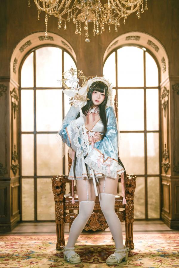    落落Raku-白百合-Lily-White：精致洋娃娃风格Cosplay，大胆角色扮演与私房大尺度写真，纯欲与性感尤物的极致诱惑第5张图片