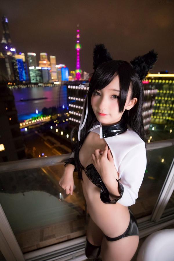    神楽坂真冬-碧蓝航线爱宕Cosplay，黑色光面胶袜诱惑，浴室大尺度私房写真，极致性感与动漫萌系完美融合第33张图片