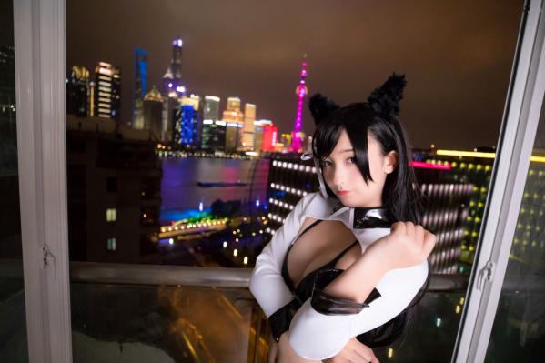    神楽坂真冬-碧蓝航线爱宕Cosplay，黑色光面胶袜诱惑，浴室大尺度私房写真，极致性感与动漫萌系完美融合第37张图片