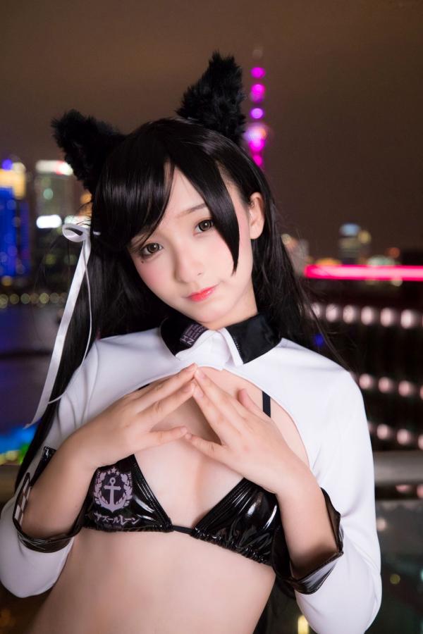    神楽坂真冬-碧蓝航线爱宕Cosplay，黑色光面胶袜诱惑，浴室大尺度私房写真，极致性感与动漫萌系完美融合第41张图片