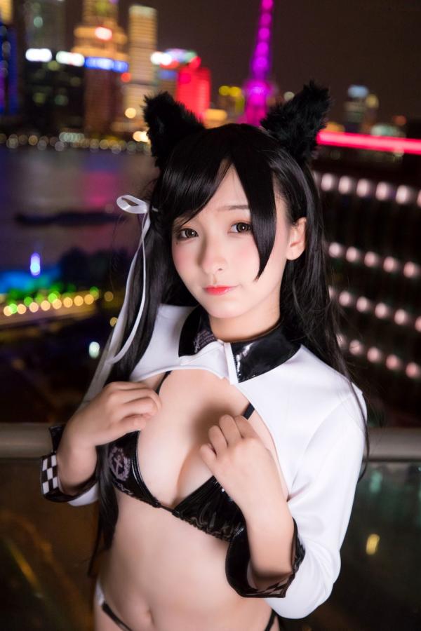    神楽坂真冬-碧蓝航线爱宕Cosplay，黑色光面胶袜诱惑，浴室大尺度私房写真，极致性感与动漫萌系完美融合第44张图片