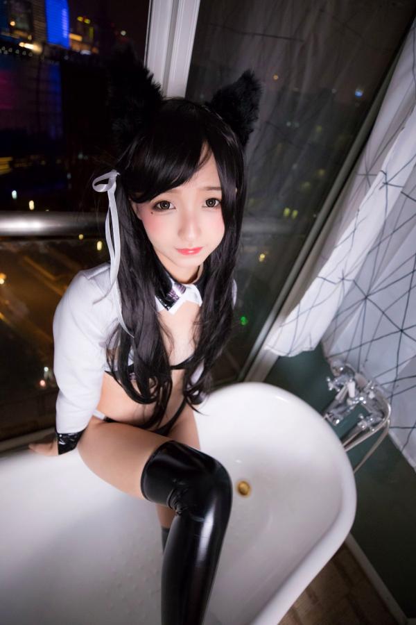    神楽坂真冬-碧蓝航线爱宕Cosplay，黑色光面胶袜诱惑，浴室大尺度私房写真，极致性感与动漫萌系完美融合第64张图片