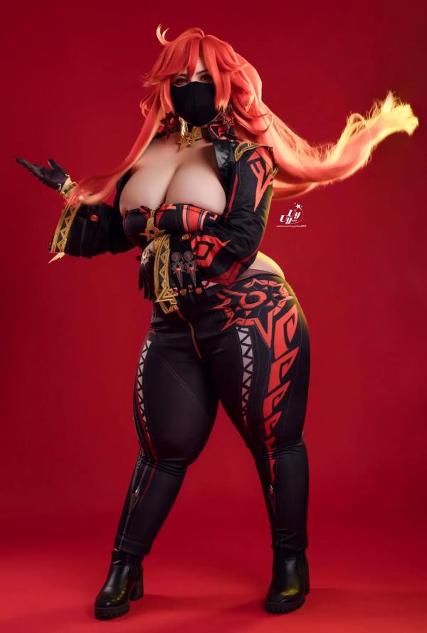    Uy Uy - Mavuika 原神玛薇卡极致身材Cosplay，火辣曲线与红发，绝美诱惑诱人视觉写真 [46P]第1张图片