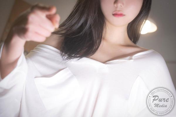    韩国美女Hina街拍运动少女，清纯颜值搭配紧身瑜伽裤展现活力与私房魅力，Pure Media系列精选第24张图片