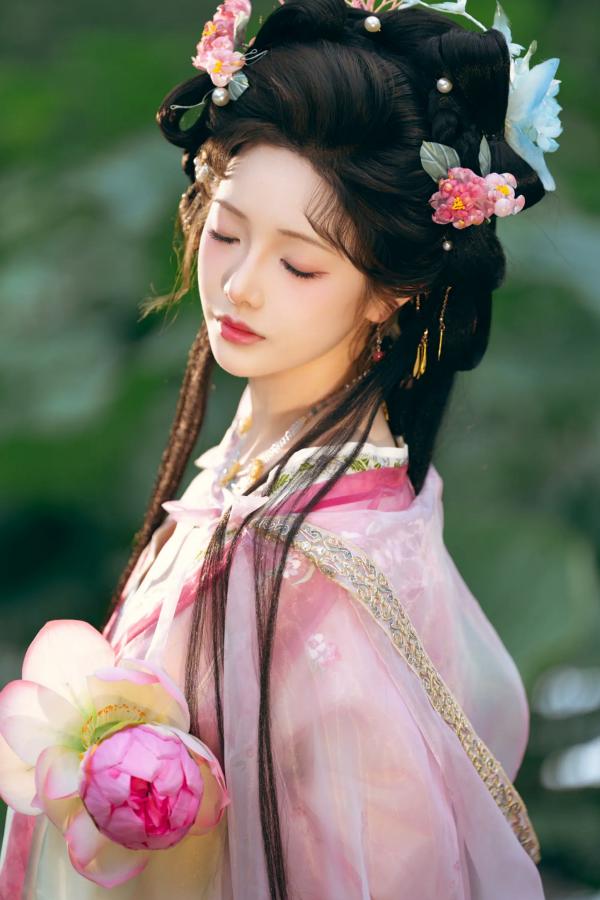    雯妹 - 荷塘月色古风汉服写真 祝您中秋快乐owo [20P]第1张图片