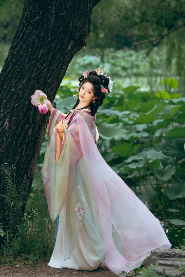    雯妹 - 荷塘月色古风汉服写真 祝您中秋快乐owo [20P]第3张图片
