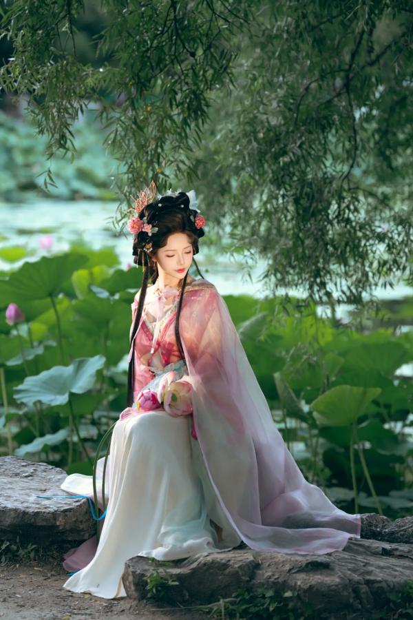    雯妹 - 荷塘月色古风汉服写真 祝您中秋快乐owo [20P]第7张图片