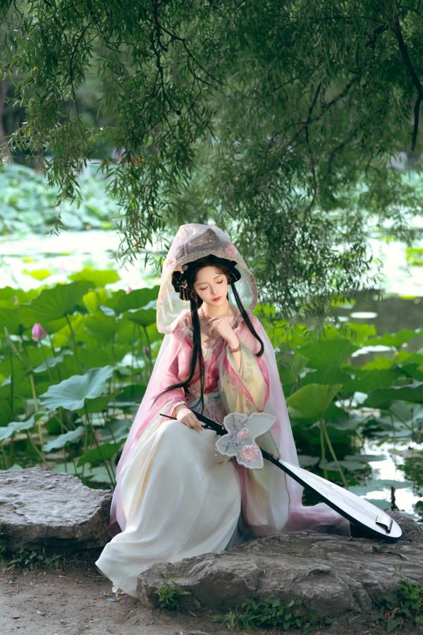    雯妹 - 荷塘月色古风汉服写真 祝您中秋快乐owo [20P]第12张图片