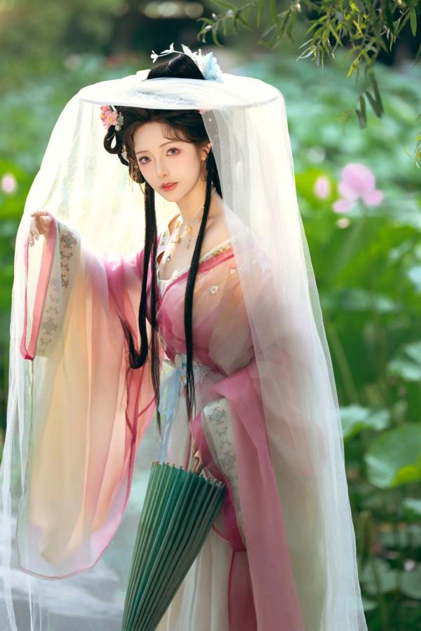    雯妹 - 荷塘月色古风汉服写真 祝您中秋快乐owo [20P]第13张图片
