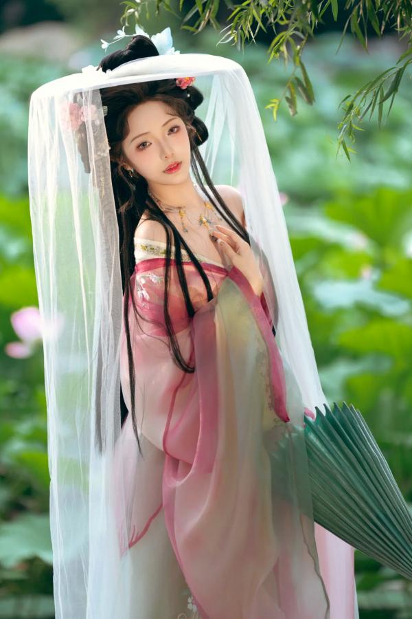    雯妹 - 荷塘月色古风汉服写真 祝您中秋快乐owo [20P]第17张图片