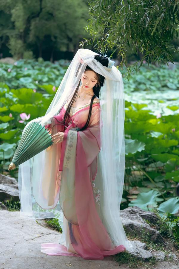    雯妹 - 荷塘月色古风汉服写真 祝您中秋快乐owo [20P]第19张图片