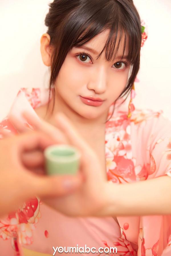    YouMi尤蜜 尹兒《居酒屋的快乐》日系和服私房写真，白嫩诱惑与清纯风情的完美结合第21张图片