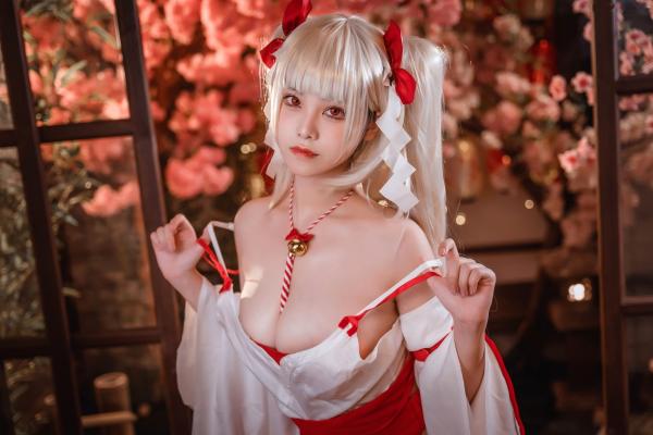    蜜汁猫裘-084-可畏巫女 唯美日式巫女角色扮演 银发双马尾高颜值御姐诱惑写真第3张图片