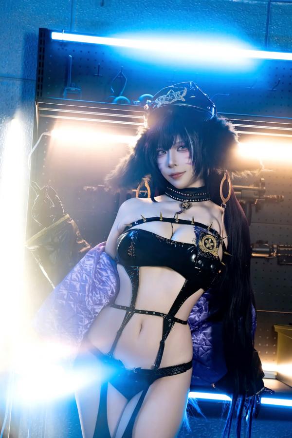   二佐Nisa - 碧蓝航线武藏极品黑丝特工女警cos，硬核战术风与极致性感诱惑写真第9张图片