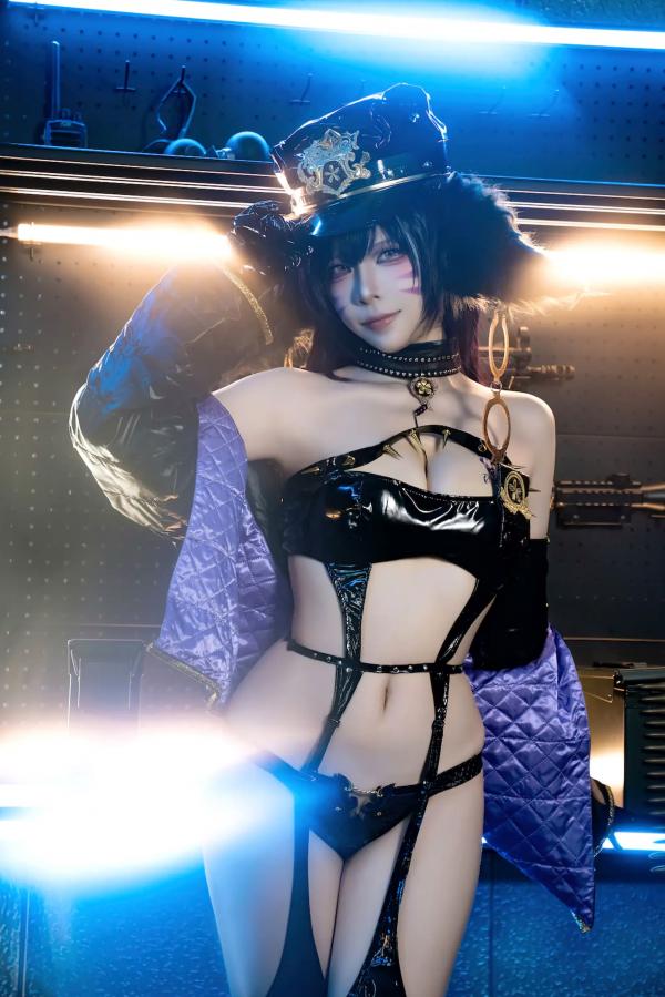    二佐Nisa - 碧蓝航线武藏极品黑丝特工女警cos，硬核战术风与极致性感诱惑写真第10张图片