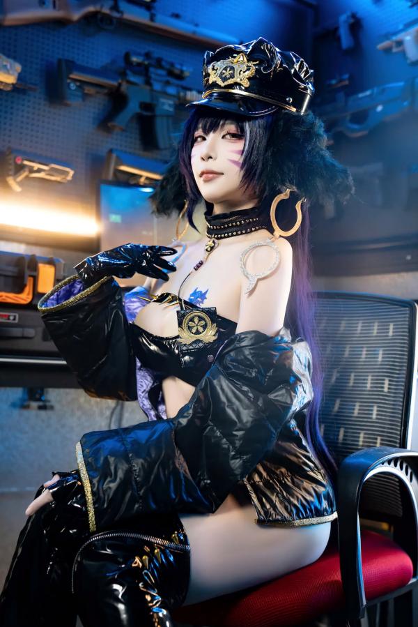   二佐Nisa - 碧蓝航线武藏极品黑丝特工女警cos，硬核战术风与极致性感诱惑写真第17张图片