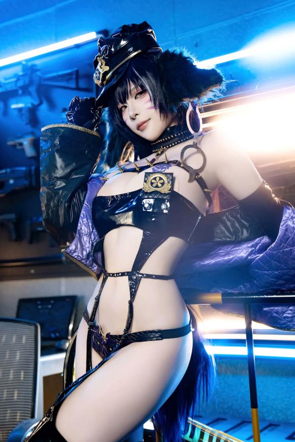    二佐Nisa - 碧蓝航线武藏极品黑丝特工女警cos，硬核战术风与极致性感诱惑写真第19张图片
