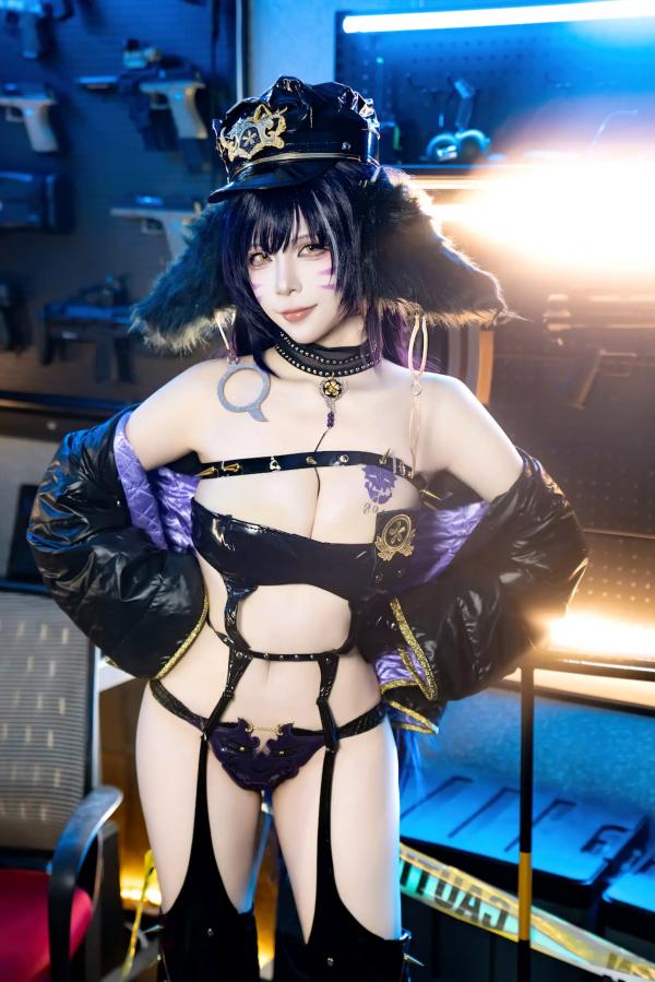    二佐Nisa - 碧蓝航线武藏极品黑丝特工女警cos，硬核战术风与极致性感诱惑写真第20张图片