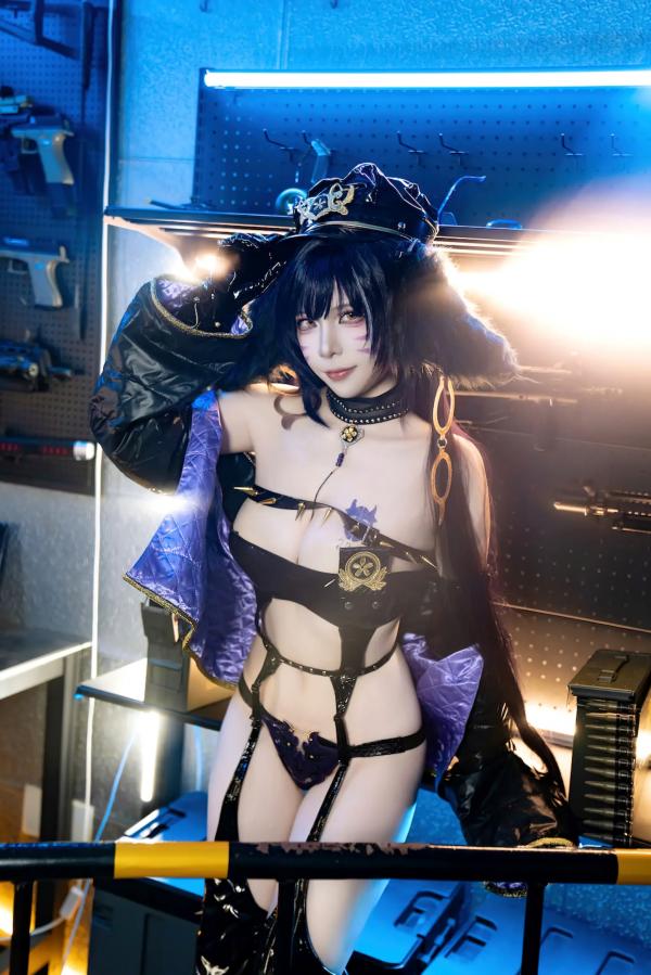    二佐Nisa - 碧蓝航线武藏极品黑丝特工女警cos，硬核战术风与极致性感诱惑写真第22张图片