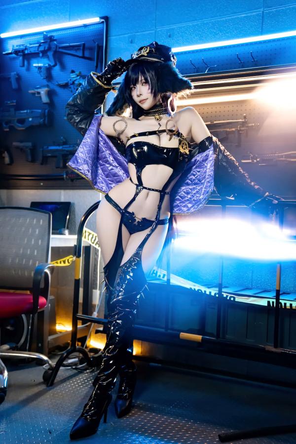    二佐Nisa - 碧蓝航线武藏极品黑丝特工女警cos，硬核战术风与极致性感诱惑写真第24张图片