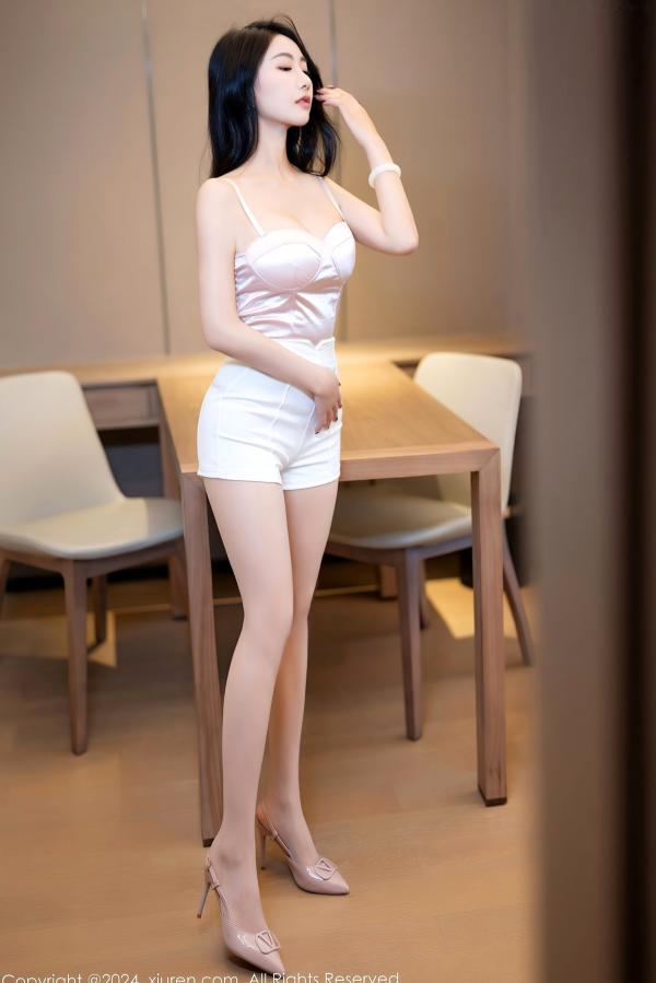    XiuRen秀人网-7962-苏苏阿-白色精美内衣私房写真-纯欲诱惑极致性感-2024.01.15第1张图片