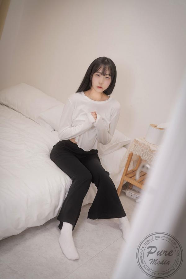    韩国美女Hina与Sira姐妹花：Pure Media第270期，极致大尺度私房写真，唯美亲密互动，性感诱惑视觉盛宴第38张图片