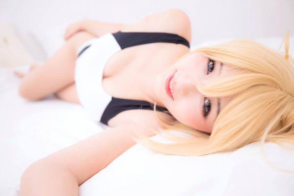   神楽坂真冬《Fate/Grand Order》白贞德角色扮演泳装写真，私房照与户外夜景完美结合，极致还原动漫少女萌系诱惑第19张图片