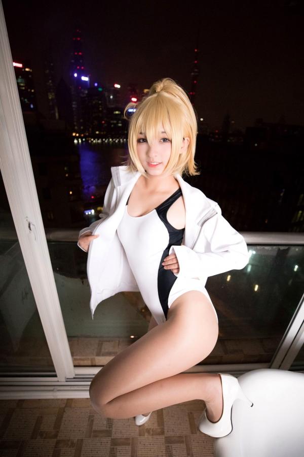    神楽坂真冬《Fate/Grand Order》白贞德角色扮演泳装写真，私房照与户外夜景完美结合，极致还原动漫少女萌系诱惑第27张图片