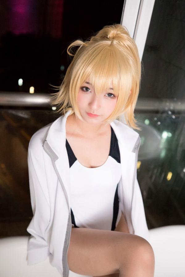    神楽坂真冬《Fate/Grand Order》白贞德角色扮演泳装写真，私房照与户外夜景完美结合，极致还原动漫少女萌系诱惑第35张图片