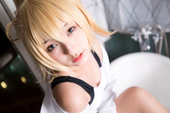    神楽坂真冬《Fate/Grand Order》白贞德角色扮演泳装写真，私房照与户外夜景完美结合，极致还原动漫少女萌系诱惑第40张图片