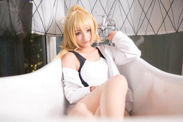    神楽坂真冬《Fate/Grand Order》白贞德角色扮演泳装写真，私房照与户外夜景完美结合，极致还原动漫少女萌系诱惑第50张图片