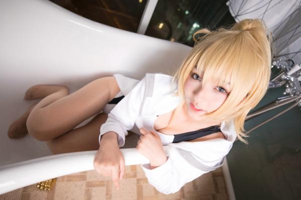    神楽坂真冬《Fate/Grand Order》白贞德角色扮演泳装写真，私房照与户外夜景完美结合，极致还原动漫少女萌系诱惑第62张图片