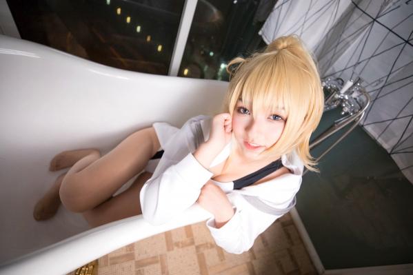    神楽坂真冬《Fate/Grand Order》白贞德角色扮演泳装写真，私房照与户外夜景完美结合，极致还原动漫少女萌系诱惑第63张图片