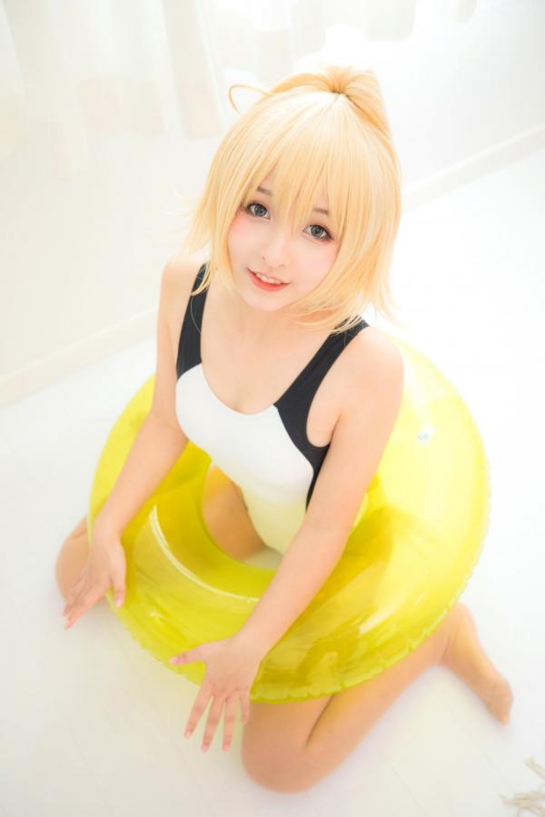    神楽坂真冬《Fate/Grand Order》白贞德角色扮演泳装写真，私房照与户外夜景完美结合，极致还原动漫少女萌系诱惑第71张图片