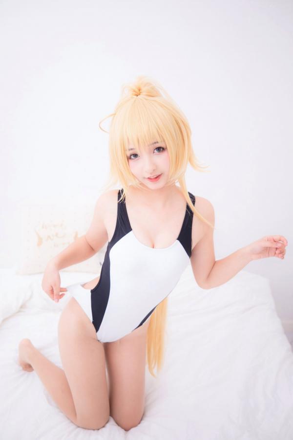    神楽坂真冬《Fate/Grand Order》白贞德角色扮演泳装写真，私房照与户外夜景完美结合，极致还原动漫少女萌系诱惑第126张图片