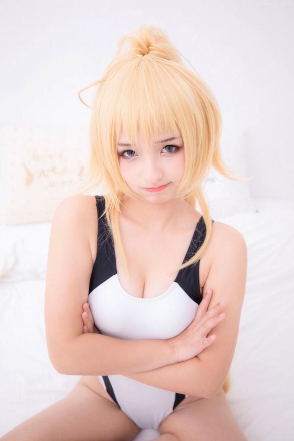    神楽坂真冬《Fate/Grand Order》白贞德角色扮演泳装写真，私房照与户外夜景完美结合，极致还原动漫少女萌系诱惑第138张图片