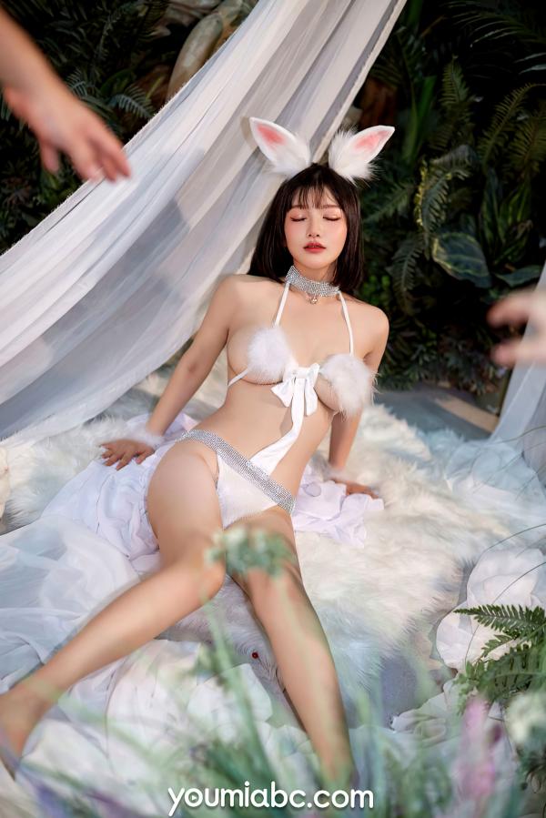    YouMi尤蜜-尹兒《欲兔东升》：中秋主题兔女郎，白嫩肌肤极品私房，绝美清纯与性感诱惑并存第46张图片