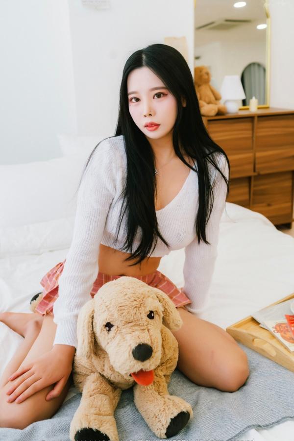    韩国美女Yoo-Ah私房大尺度写真：性感皮革上装配格纹短裙，极致诱惑人体艺术第6张图片
