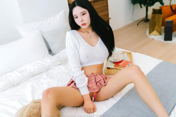    韩国美女Yoo-Ah私房大尺度写真：性感皮革上装配格纹短裙，极致诱惑人体艺术第19张图片