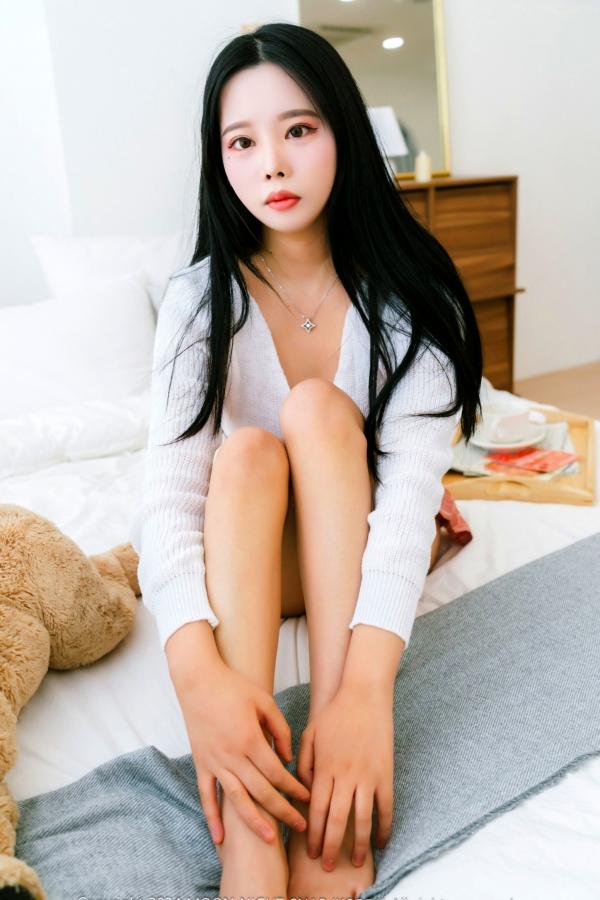    韩国美女Yoo-Ah私房大尺度写真：性感皮革上装配格纹短裙，极致诱惑人体艺术第25张图片
