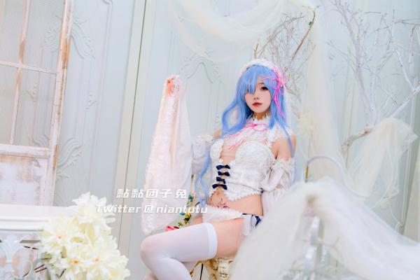    黏黏团子兔-Rem婚纱诱惑角色扮演，白丝蕾丝梦幻私房写真第2张图片