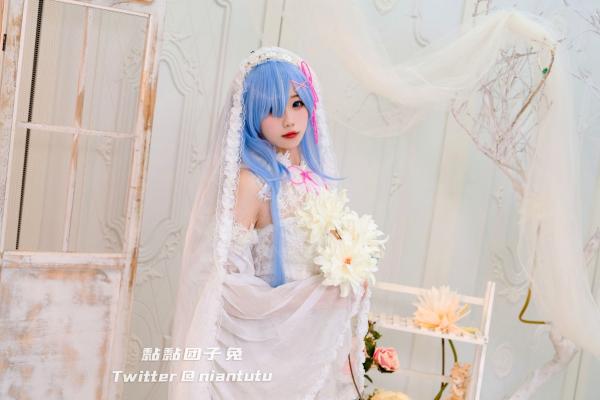    黏黏团子兔-Rem婚纱诱惑角色扮演，白丝蕾丝梦幻私房写真第5张图片