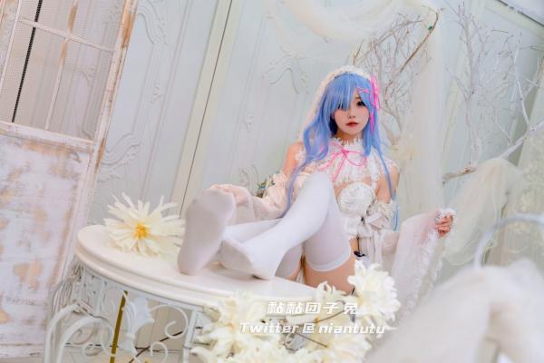    黏黏团子兔-Rem婚纱诱惑角色扮演，白丝蕾丝梦幻私房写真第10张图片