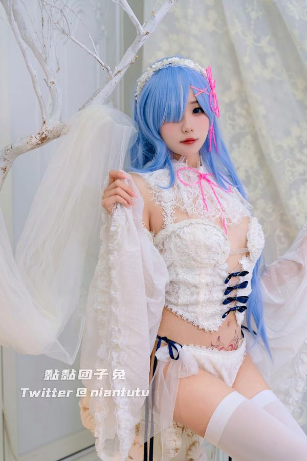    黏黏团子兔-Rem婚纱诱惑角色扮演，白丝蕾丝梦幻私房写真第16张图片