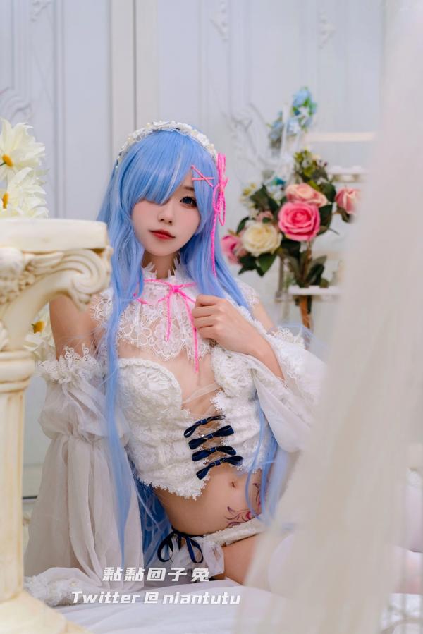    黏黏团子兔-Rem婚纱诱惑角色扮演，白丝蕾丝梦幻私房写真第18张图片